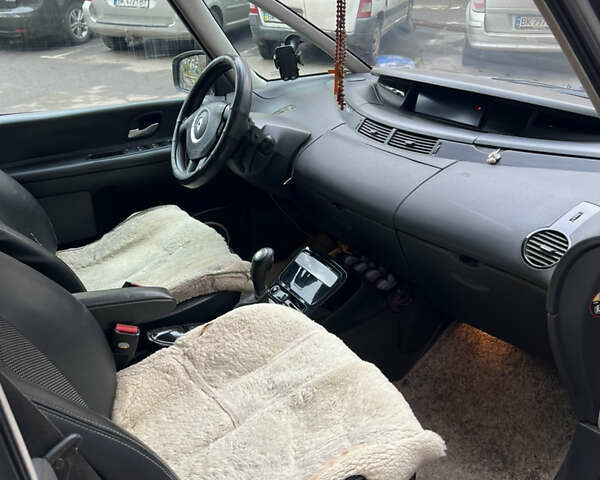 Сірий Рено Еспейс, об'ємом двигуна 2 л та пробігом 300 тис. км за 7500 $, фото 4 на Automoto.ua