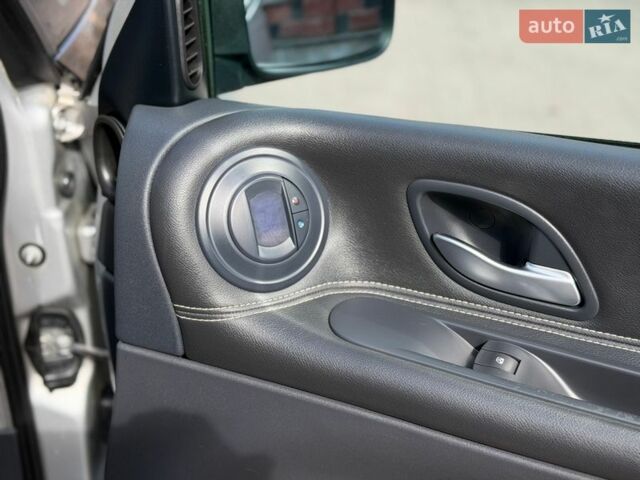 Сірий Рено Еспейс, об'ємом двигуна 2 л та пробігом 270 тис. км за 8900 $, фото 23 на Automoto.ua