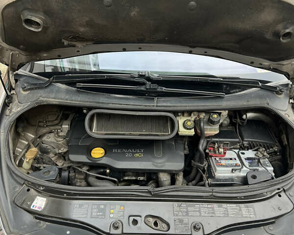 Сірий Рено Еспейс, об'ємом двигуна 2 л та пробігом 300 тис. км за 7200 $, фото 7 на Automoto.ua
