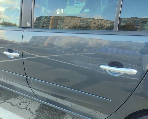 Сірий Рено Еспейс, об'ємом двигуна 2 л та пробігом 275 тис. км за 8400 $, фото 14 на Automoto.ua