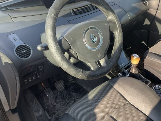 Сірий Рено Еспейс, об'ємом двигуна 2 л та пробігом 277 тис. км за 9300 $, фото 5 на Automoto.ua