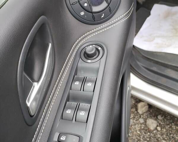 Рено Еспейс 2013 у Луцьку на Automoto.ua Сірий Рено Еспейс, об'ємом двигуна 2 л та пробігом 217 тис. км за 9690 $, фото 17 на Automoto.ua