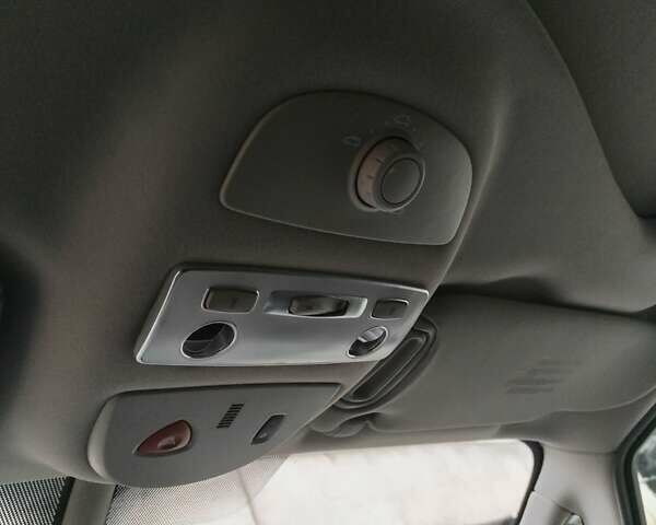 Рено Еспейс 2013 у Луцьку на Automoto.ua Сірий Рено Еспейс, об'ємом двигуна 2 л та пробігом 217 тис. км за 9690 $, фото 13 на Automoto.ua