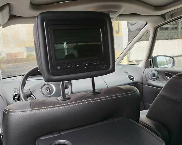 Рено Еспейс 2013 у Луцьку на Automoto.ua Сірий Рено Еспейс, об'ємом двигуна 2 л та пробігом 217 тис. км за 9690 $, фото 24 на Automoto.ua