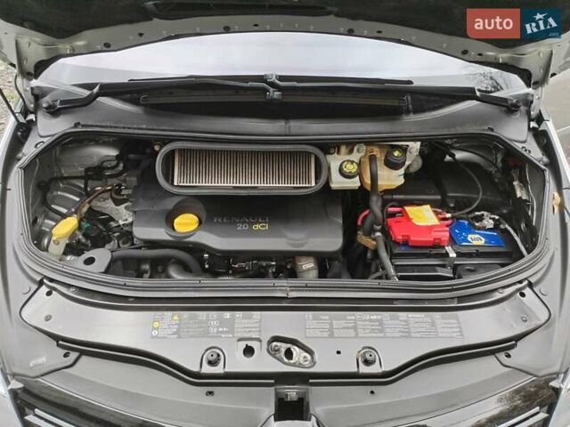 Рено Еспейс 2013 у Луцьку на Automoto.ua Сірий Рено Еспейс, об'ємом двигуна 2 л та пробігом 217 тис. км за 9690 $, фото 32 на Automoto.ua