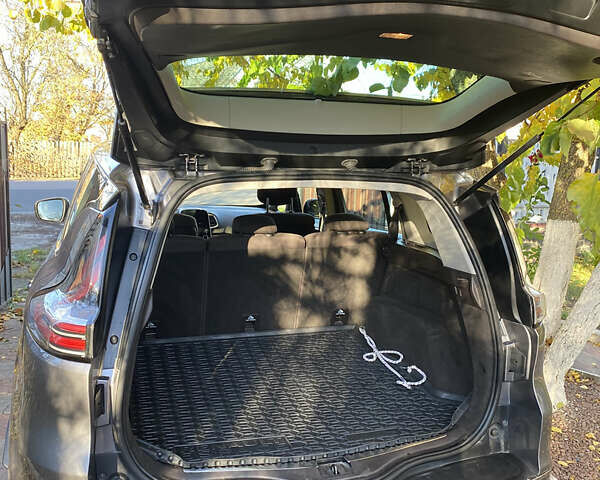 Серый Рено Эспейс, объемом двигателя 1.6 л и пробегом 225 тыс. км за 15000 $, фото 22 на Automoto.ua