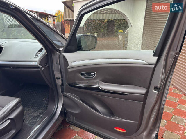 Рено Эспейс 2015 в Красноград на Automoto.ua Серый Рено Эспейс, объемом двигателя 1.6 л и пробегом 270 тыс. км за 14200 $, фото 14 на Automoto.ua