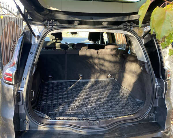 Серый Рено Эспейс, объемом двигателя 1.6 л и пробегом 225 тыс. км за 15000 $, фото 15 на Automoto.ua