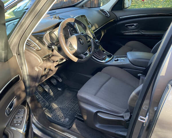 Серый Рено Эспейс, объемом двигателя 1.6 л и пробегом 225 тыс. км за 15000 $, фото 18 на Automoto.ua