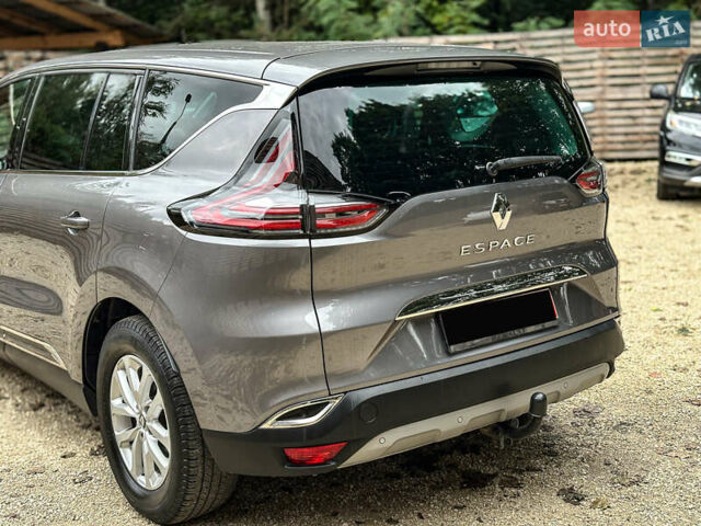 Рено Эспейс 2015 в Бродах на Automoto.ua Серый Рено Эспейс, объемом двигателя 1.6 л и пробегом 236 тыс. км за 14700 $, фото 34 на Automoto.ua