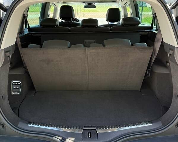 Серый Рено Эспейс, объемом двигателя 1.6 л и пробегом 138 тыс. км за 15500 $, фото 17 на Automoto.ua