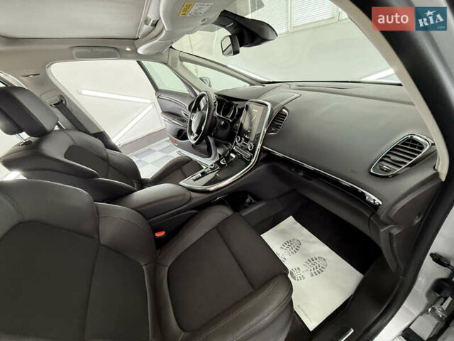 Рено Еспейс 2016 у Трускавце на Automoto.ua Сірий Рено Еспейс, об'ємом двигуна 1.6 л та пробігом 136 тис. км за 15999 $, фото 15 на Automoto.ua