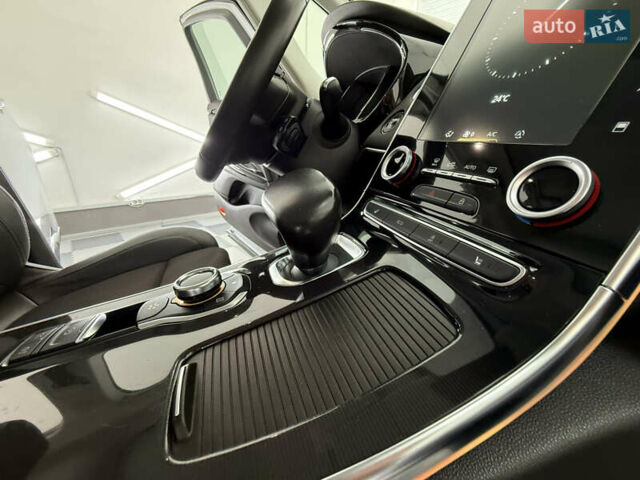 Рено Еспейс 2016 у Трускавце на Automoto.ua Сірий Рено Еспейс, об'ємом двигуна 1.6 л та пробігом 136 тис. км за 15999 $, фото 25 на Automoto.ua