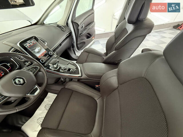 Рено Еспейс 2016 у Трускавце на Automoto.ua Сірий Рено Еспейс, об'ємом двигуна 1.6 л та пробігом 136 тис. км за 15999 $, фото 65 на Automoto.ua