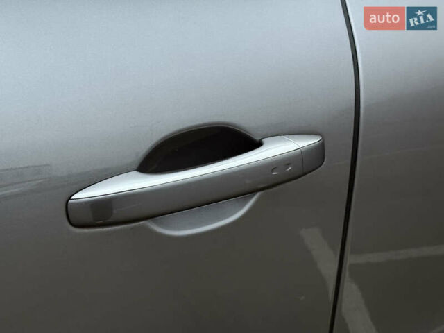 Серый Рено Эспейс, объемом двигателя 1.6 л и пробегом 115 тыс. км за 16700 $, фото 4 на Automoto.ua