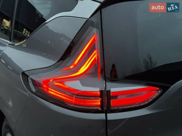 Серый Рено Эспейс, объемом двигателя 1.6 л и пробегом 115 тыс. км за 16700 $, фото 18 на Automoto.ua