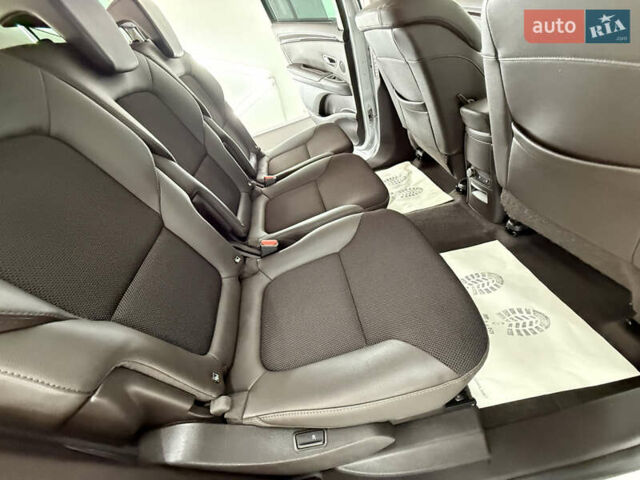 Рено Еспейс 2016 у Трускавце на Automoto.ua Сірий Рено Еспейс, об'ємом двигуна 1.6 л та пробігом 136 тис. км за 15999 $, фото 37 на Automoto.ua