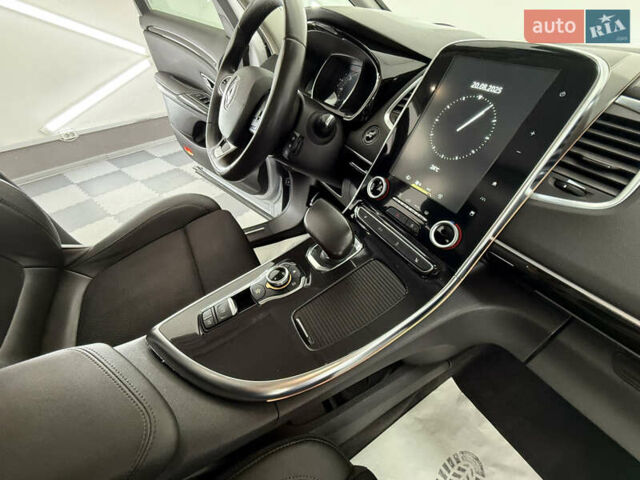 Рено Еспейс 2016 у Трускавце на Automoto.ua Сірий Рено Еспейс, об'ємом двигуна 1.6 л та пробігом 136 тис. км за 15999 $, фото 24 на Automoto.ua