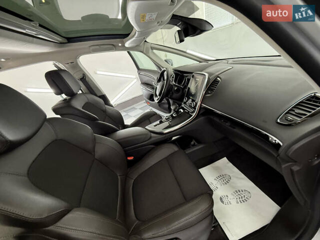 Рено Еспейс 2016 у Трускавце на Automoto.ua Сірий Рено Еспейс, об'ємом двигуна 1.6 л та пробігом 136 тис. км за 15999 $, фото 34 на Automoto.ua