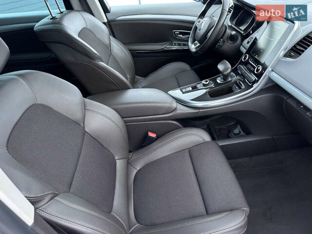 Серый Рено Эспейс, объемом двигателя 1.6 л и пробегом 205 тыс. км за 16750 $, фото 23 на Automoto.ua