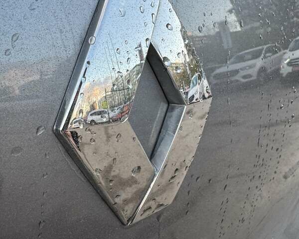 Сірий Рено Еспейс, об'ємом двигуна 2 л та пробігом 219 тис. км за 16500 $, фото 8 на Automoto.ua