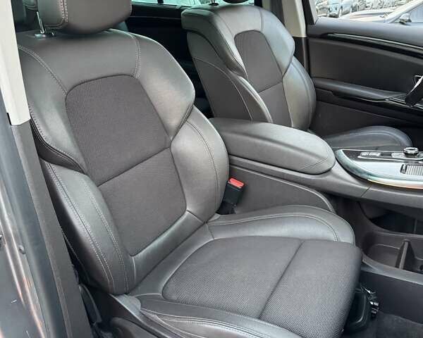 Сірий Рено Еспейс, об'ємом двигуна 2 л та пробігом 219 тис. км за 15500 $, фото 29 на Automoto.ua