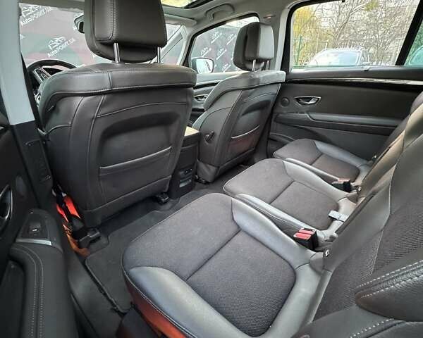 Сірий Рено Еспейс, об'ємом двигуна 2 л та пробігом 219 тис. км за 16500 $, фото 15 на Automoto.ua