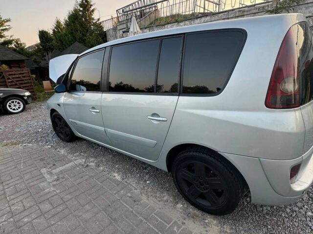Рено Эспейс 2003 в Львове на Automoto.ua Серый Рено Эспейс, объемом двигателя 2.2 л и пробегом 220 тыс. км за 3700 $, фото 12 на Automoto.ua