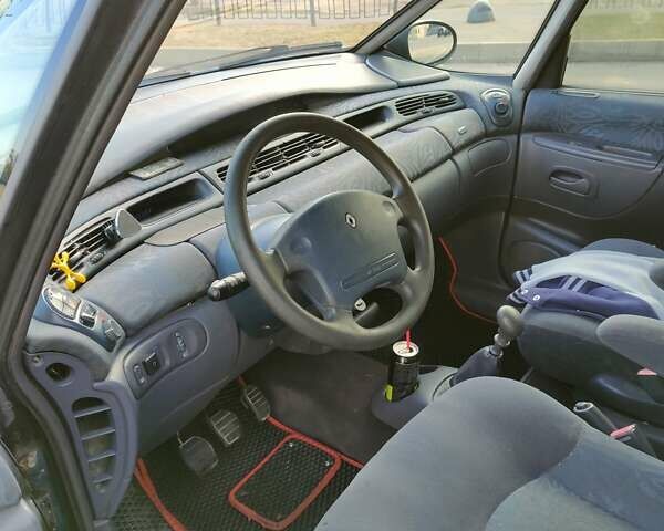 Синий Рено Эспейс, объемом двигателя 2 л и пробегом 305 тыс. км за 3700 $, фото 16 на Automoto.ua