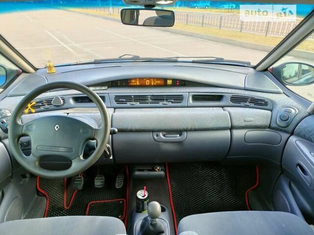 Синий Рено Эспейс, объемом двигателя 2 л и пробегом 305 тыс. км за 3700 $, фото 10 на Automoto.ua