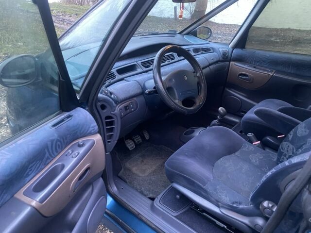 Синий Рено Эспейс, объемом двигателя 2 л и пробегом 318 тыс. км за 3750 $, фото 7 на Automoto.ua