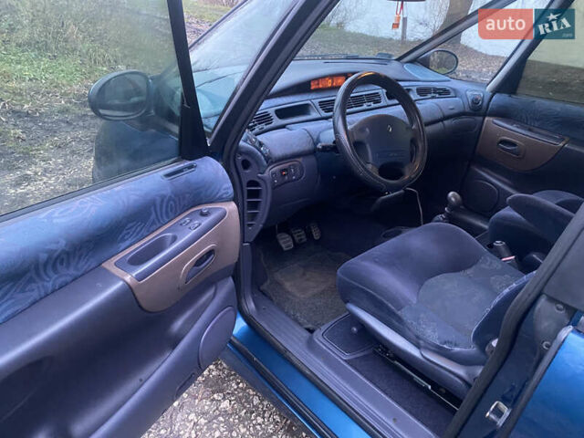 Синий Рено Эспейс, объемом двигателя 2 л и пробегом 318 тыс. км за 3750 $, фото 11 на Automoto.ua