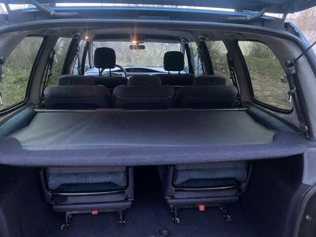 Синий Рено Эспейс, объемом двигателя 2 л и пробегом 318 тыс. км за 3750 $, фото 6 на Automoto.ua