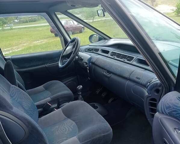 Синий Рено Эспейс, объемом двигателя 2 л и пробегом 260 тыс. км за 4500 $, фото 2 на Automoto.ua