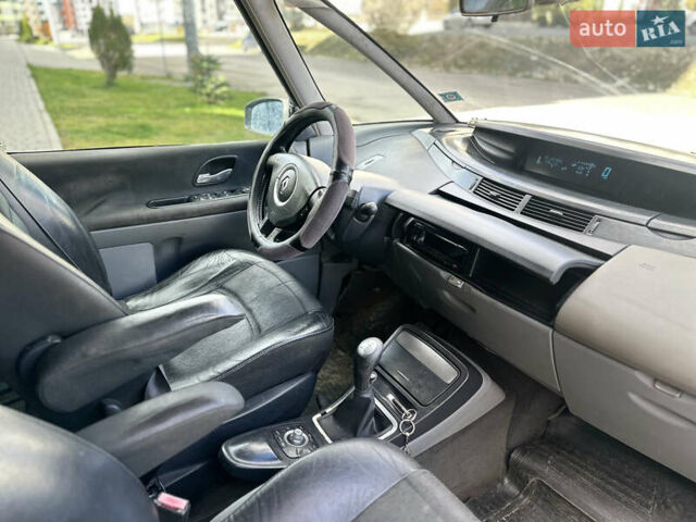 Рено Эспейс 2006 в Тернополе на Automoto.ua Синий Рено Эспейс, объемом двигателя 2.19 л и пробегом 350 тыс. км за 3300 $, фото 14 на Automoto.ua