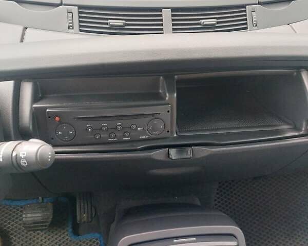 Синій Рено Еспейс, об'ємом двигуна 2 л та пробігом 213 тис. км за 6200 $, фото 8 на Automoto.ua