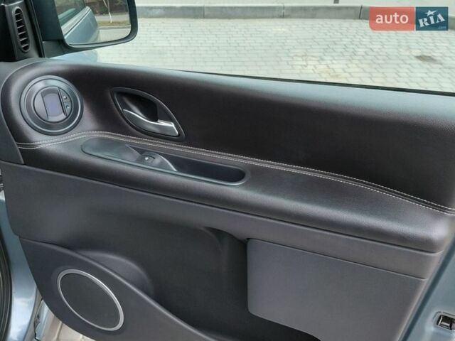 Синий Рено Эспейс, объемом двигателя 2 л и пробегом 220 тыс. км за 9500 $, фото 26 на Automoto.ua