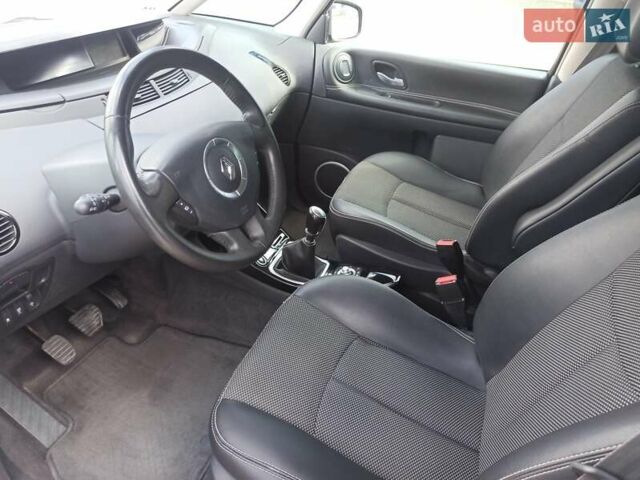Синій Рено Еспейс, об'ємом двигуна 2 л та пробігом 287 тис. км за 9300 $, фото 16 на Automoto.ua