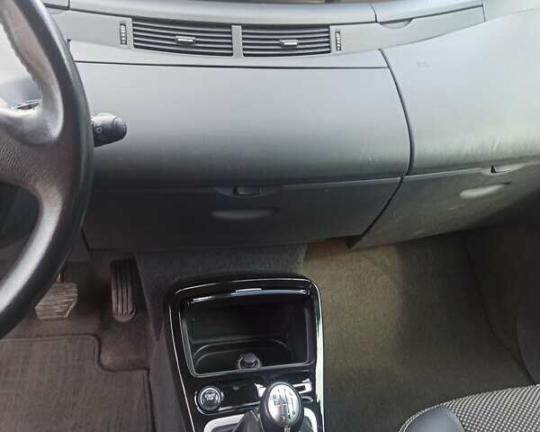 Синій Рено Еспейс, об'ємом двигуна 2 л та пробігом 287 тис. км за 9300 $, фото 23 на Automoto.ua