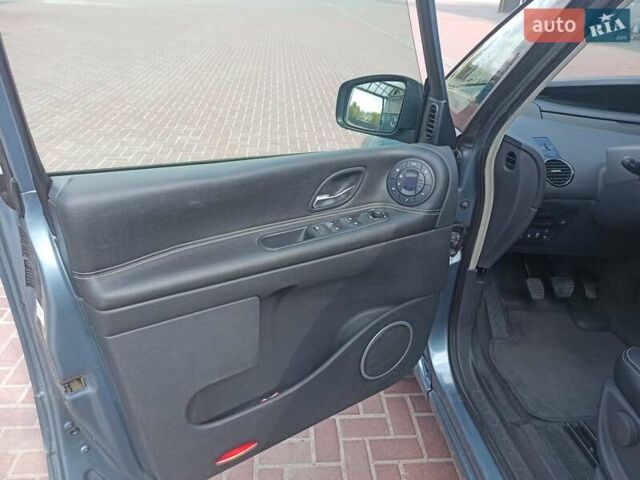 Синій Рено Еспейс, об'ємом двигуна 2 л та пробігом 287 тис. км за 9300 $, фото 17 на Automoto.ua
