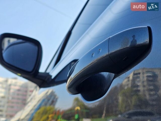 Синий Рено Эспейс, объемом двигателя 1.6 л и пробегом 226 тыс. км за 16900 $, фото 7 на Automoto.ua