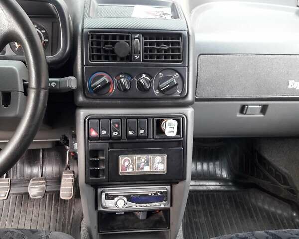 Зеленый Рено Эспейс, объемом двигателя 2.2 л и пробегом 220 тыс. км за 2750 $, фото 5 на Automoto.ua