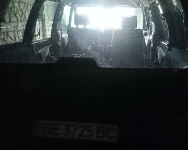 Зеленый Рено Эспейс, объемом двигателя 2.2 л и пробегом 329 тыс. км за 1800 $, фото 1 на Automoto.ua