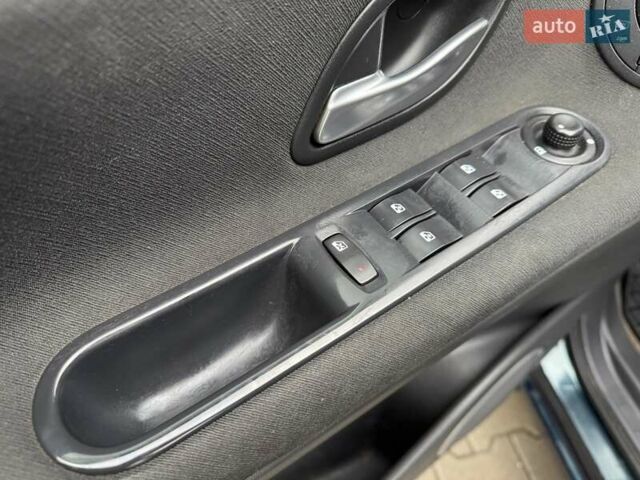 Зелений Рено Еспейс, об'ємом двигуна 2.2 л та пробігом 280 тис. км за 4777 $, фото 31 на Automoto.ua