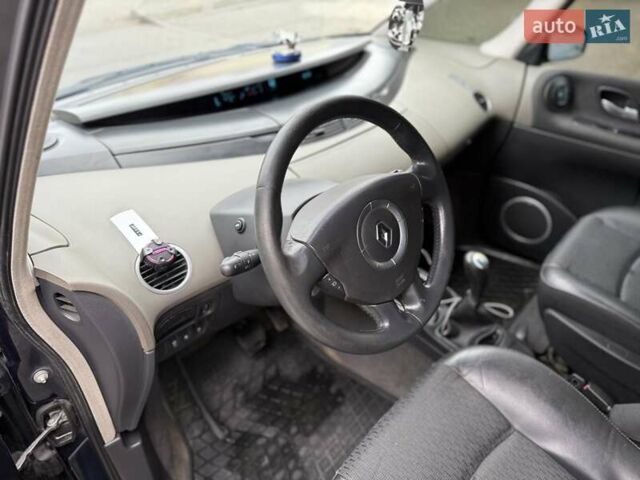 Зелений Рено Еспейс, об'ємом двигуна 2.2 л та пробігом 280 тис. км за 4777 $, фото 32 на Automoto.ua