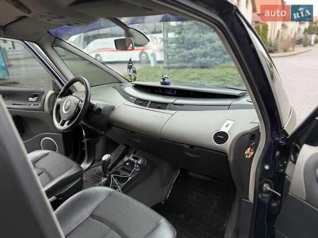 Зелений Рено Еспейс, об'ємом двигуна 2.2 л та пробігом 280 тис. км за 4777 $, фото 18 на Automoto.ua