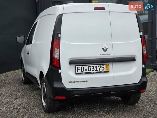 Білий Рено Експрес, об'ємом двигуна 1.5 л та пробігом 49 тис. км за 15999 $, фото 5 на Automoto.ua