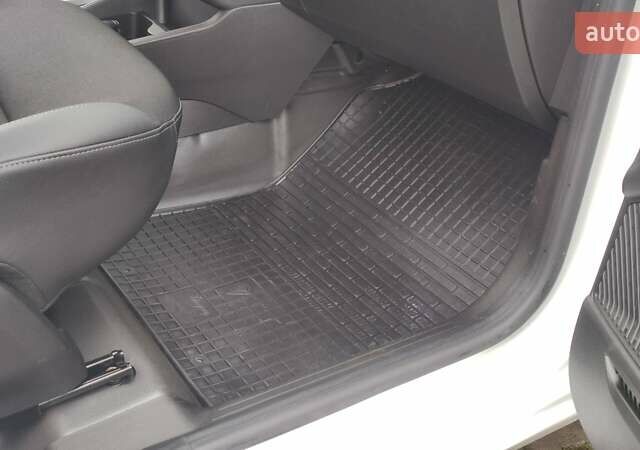 Белый Рено Экспресс, объемом двигателя 1.46 л и пробегом 52 тыс. км за 13450 $, фото 50 на Automoto.ua