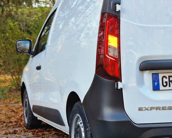 Рено Экспресс 2023 в Дрогобыче на Automoto.ua Белый Рено Экспресс, объемом двигателя 1.46 л и пробегом 52 тыс. км за 13900 $, фото 25 на Automoto.ua