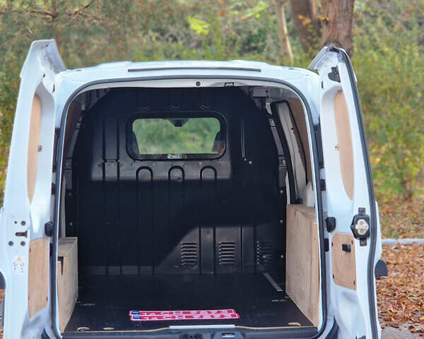 Рено Экспресс 2023 в Дрогобыче на Automoto.ua Белый Рено Экспресс, объемом двигателя 1.46 л и пробегом 52 тыс. км за 13900 $, фото 49 на Automoto.ua